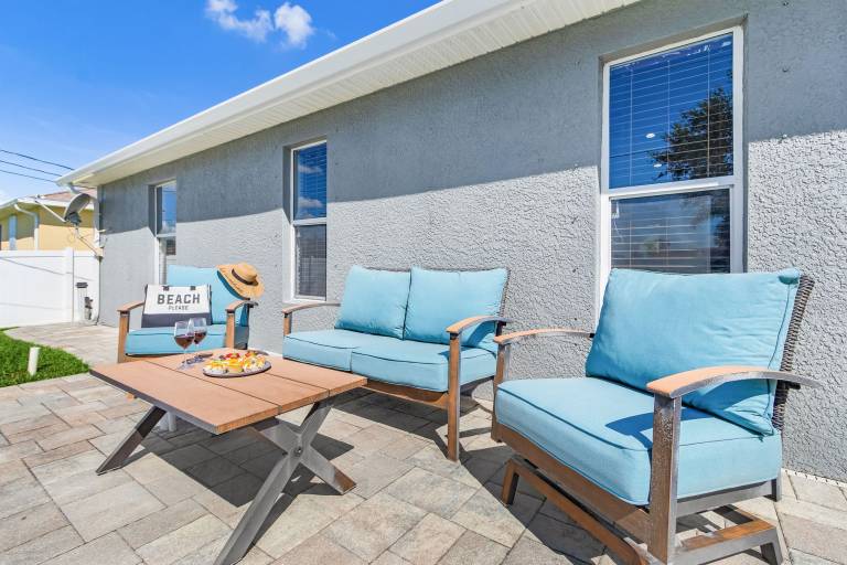Vacation home with private pool & barbecue — photo 2
