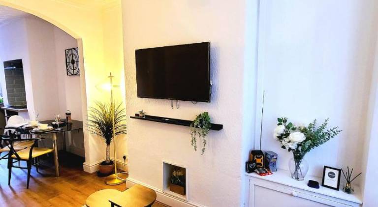 House with 2 rooms for 5 persons in Manchester