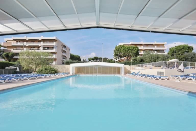 Studio with pool & terrace — photo 2