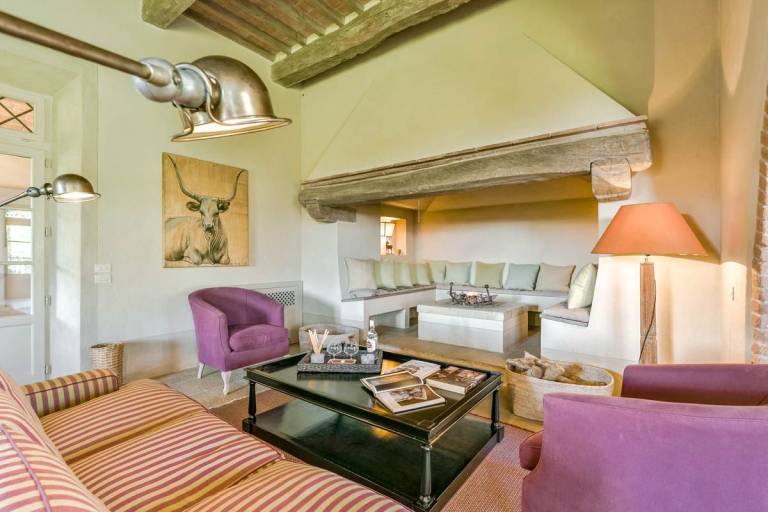 Villa with private pool, patio & garden — photo 4