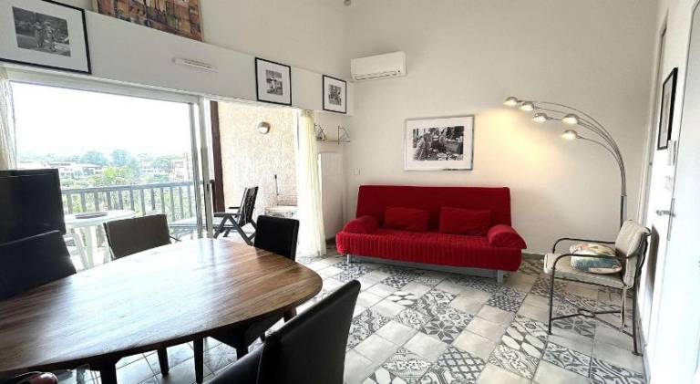 Rental apartment with pool — photo 2