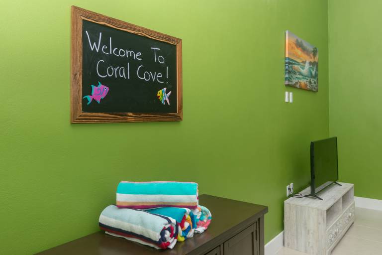 Brand new home in lively West End- Coral Cove — photo 4