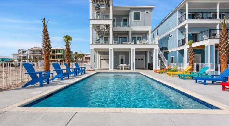 House with pool in Pensacola, FL