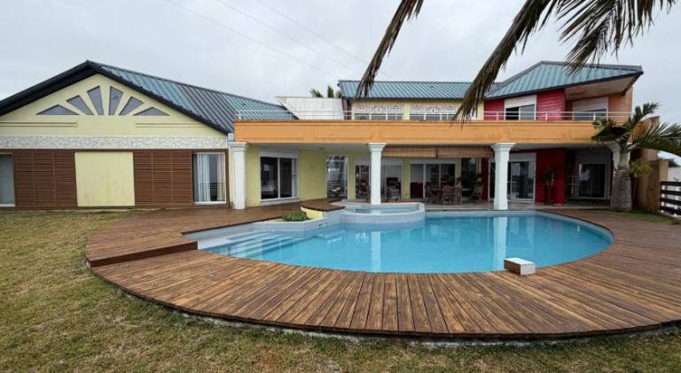 164 m&sup2; Villa