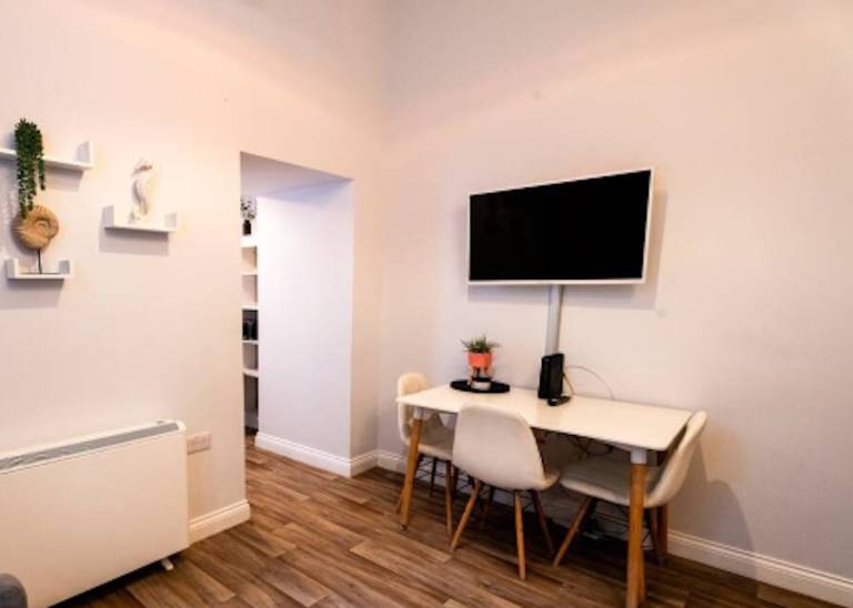 House | Pet-friendly in Swansea