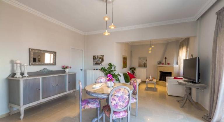 House with pool, terrace & grill | Close to the beach | Perfect for remote work | Pets are welcome — photo 2