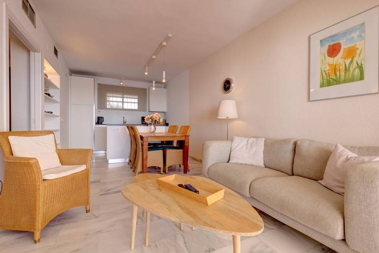 Apartment "Boulevard 302" Near the Beach wit Sea View and Pool — photo 3