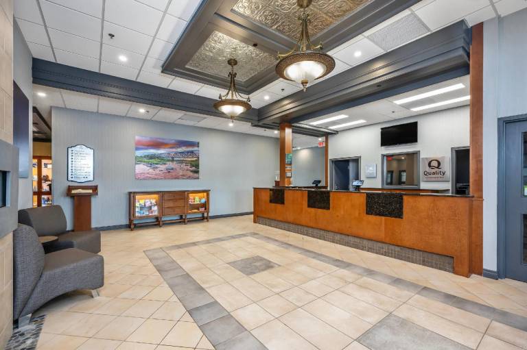 Quality Suites — photo 2