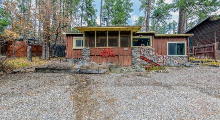 Vacation home with jacuzzi in Ruidoso, NM