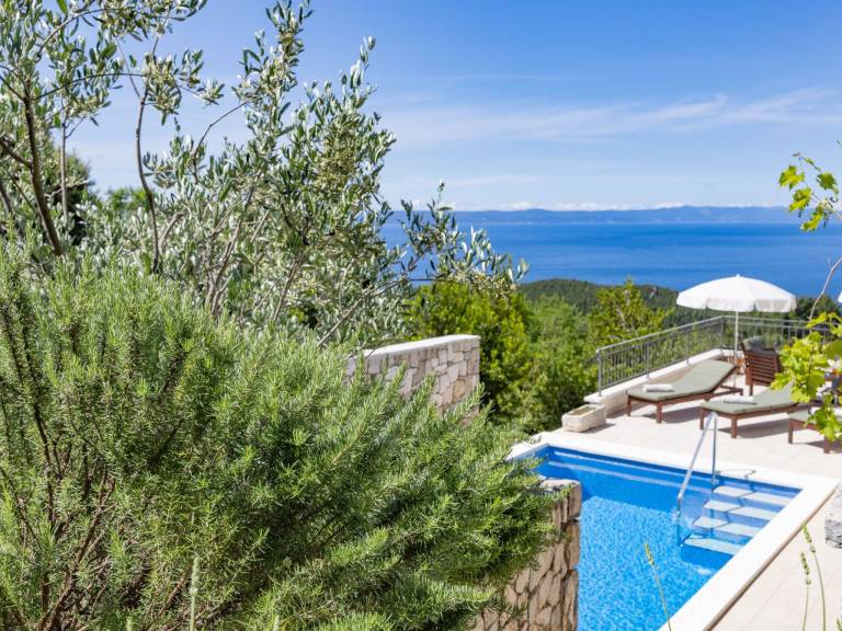 Vacation home with barbecue, garden & terrace | Nature view — photo 2