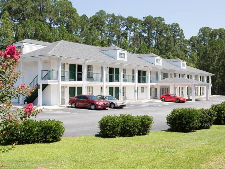Super 8 By Wyndham Statesboro in Statesboro, GA
