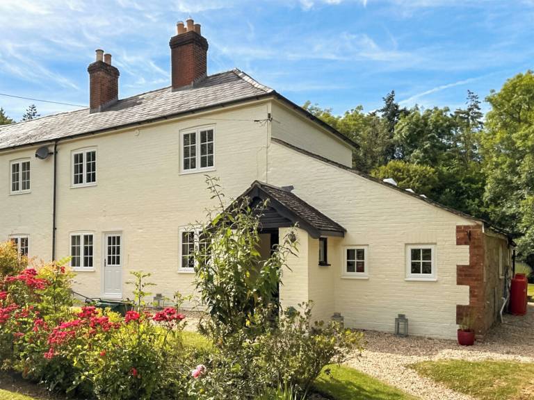 Cottage  Freshwater