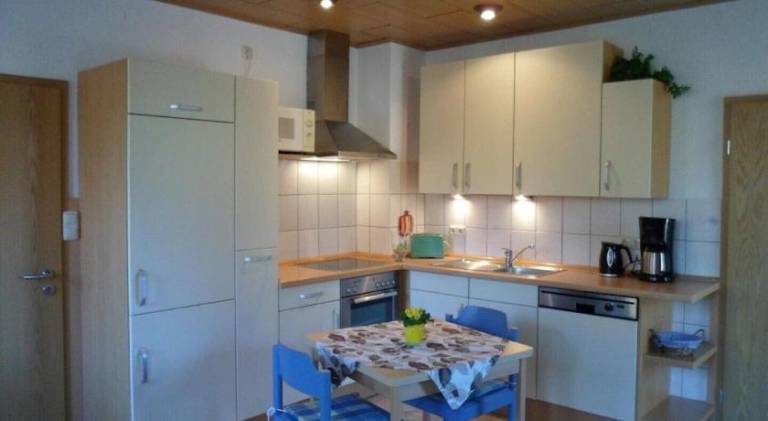Rental apartment with patio — photo 3