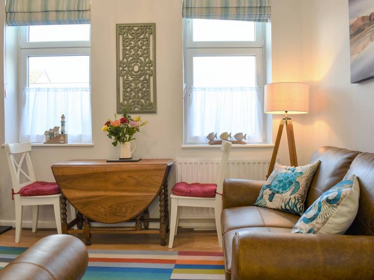 Cottage with garden | Water view — photo 4