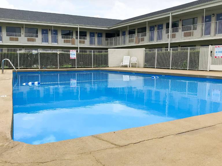 Motel 6 Anniston, AL — photo 5