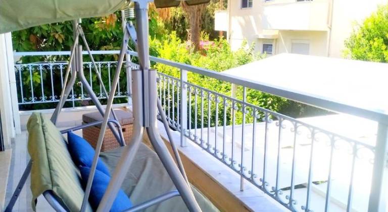 Fully equipped beautiful holiday apartment with patio & yard | Perfect for remote work | Pet-friendly — photo 4