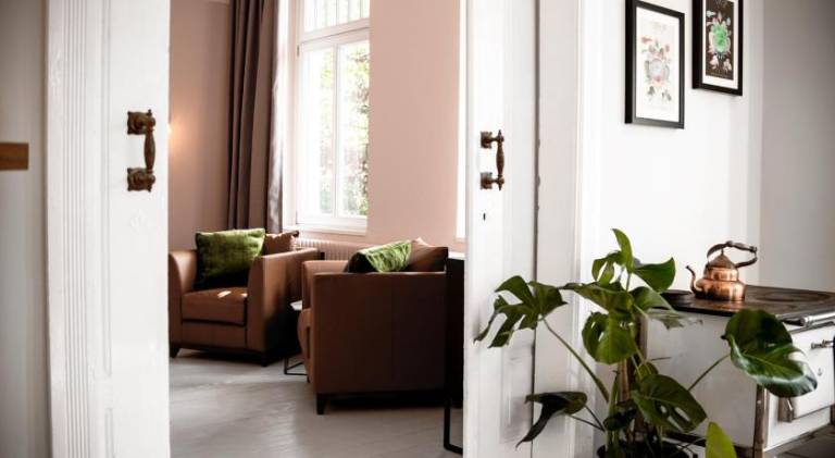 Holiday apartment with garden & patio — photo 3