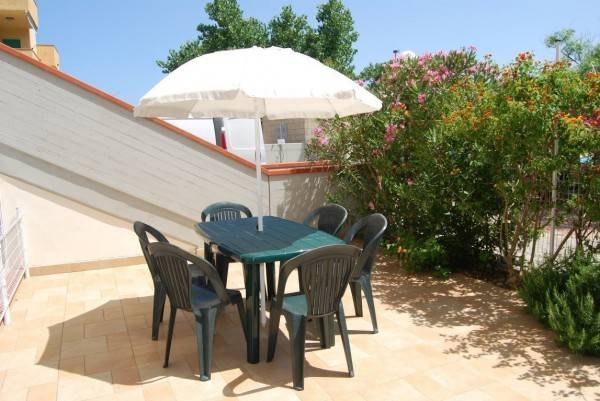 Holiday apartment with private pool — photo 4