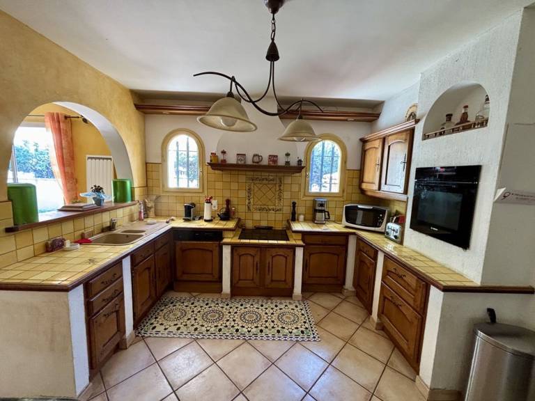Villa with barbecue & garden — photo 4
