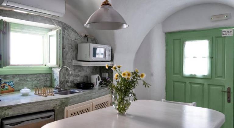 Holiday apartment with garden & patio — photo 3