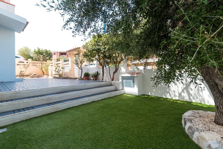 Children-friendly beautiful apartment with yard & patio | Mountain view | Next to the beach | Pet-friendly — photo 4