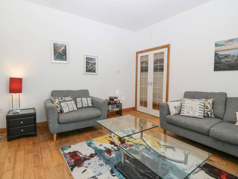 Family-oriented nice cottage with garden | Beach view | Beach nearby | Pets allowed — photo 4