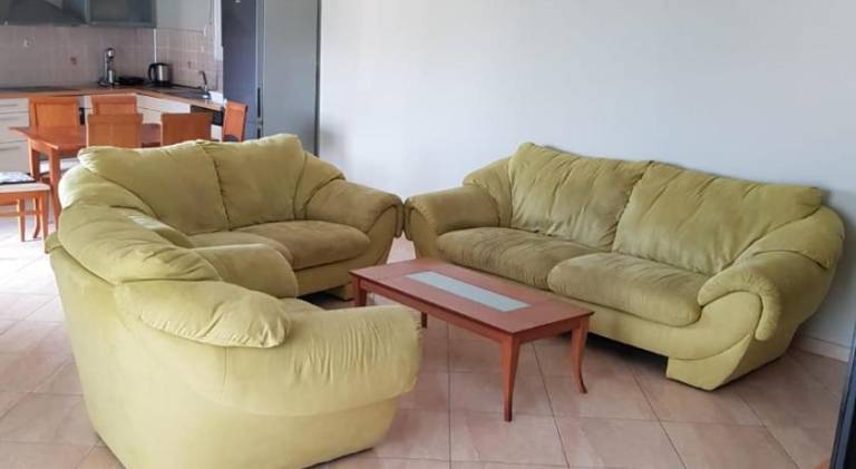 Holiday apartment with patio & garden — photo 3