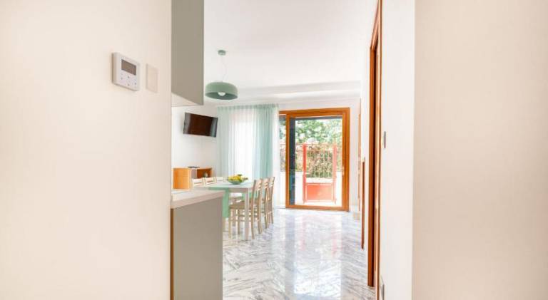 Apartment with 2 rooms for 6 persons — photo 4