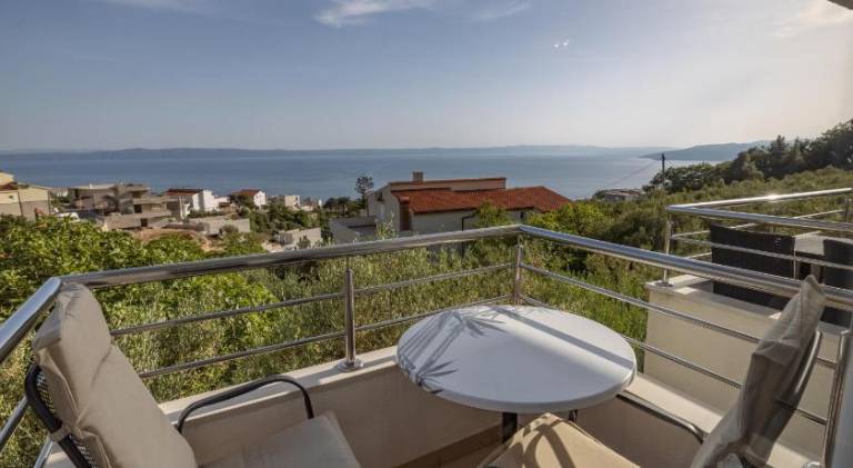 Rental apartment with BBQ, terrace & yard | Pets are welcome — photo 3