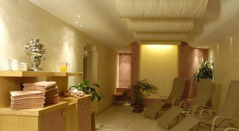 Apartment with grill, sauna & yard — photo 4
