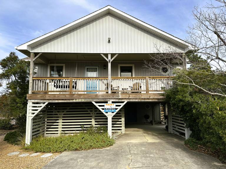 House with BBQ in Outer Banks, NC
