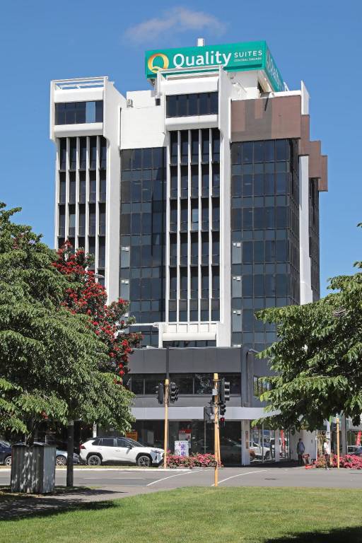Quality Suites Central Square