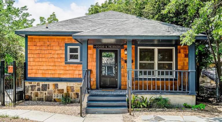 Vacation home with 3 rooms for 9 persons in San Antonio, TX