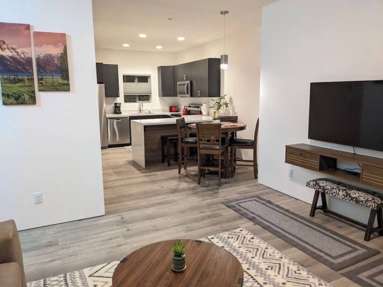 Condo Victor