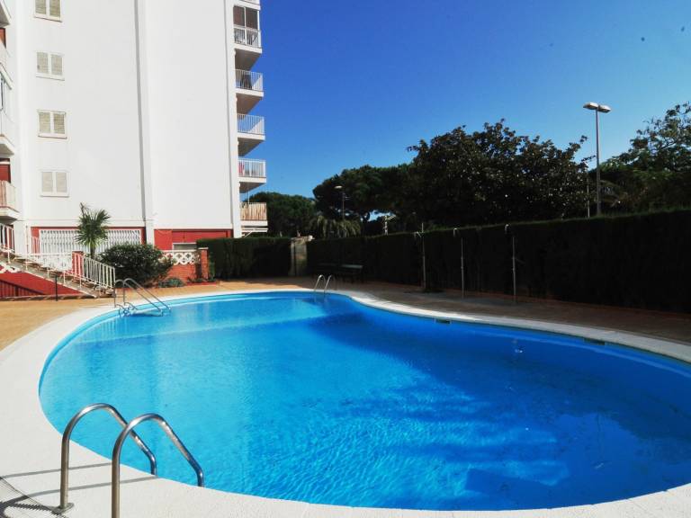 Holiday apartment with pool — photo 4