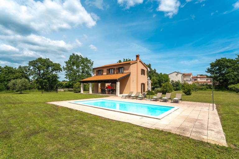Fully equipped villa with pool, barbeque & patio | Dogs allowed — photo 2