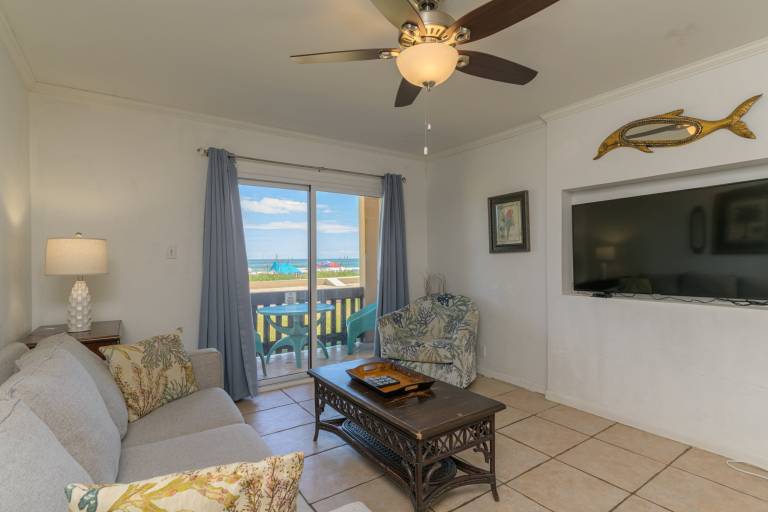 Fully equipped wonderful condo with grill & heated pool | Beach nearby | Dogs allowed — photo 2