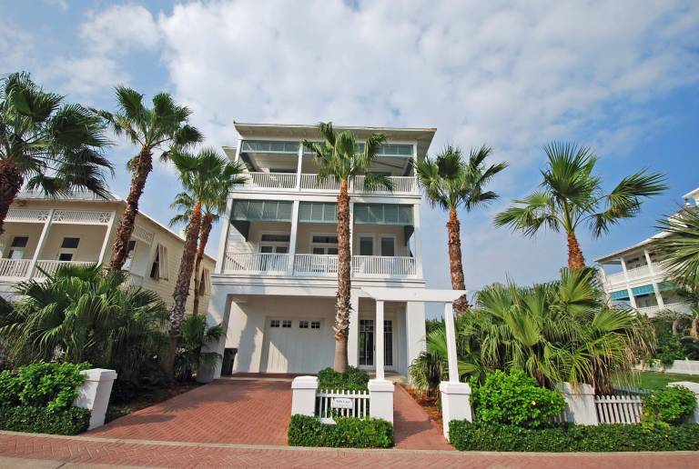 Family-friendly beautiful vacation home with pool | Close to the beach | Pets are welcome in South Padre Island, TX