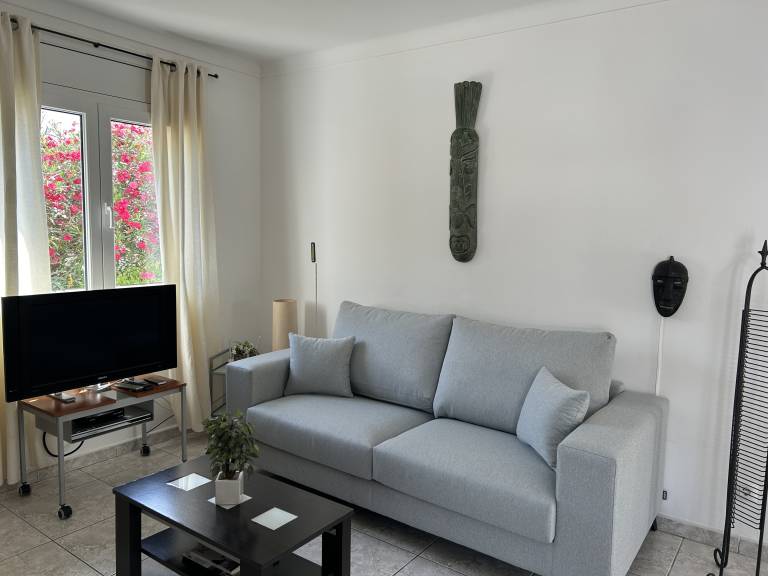 Fully equipped villa with yard, private pool & patio | Pets allowed — photo 5