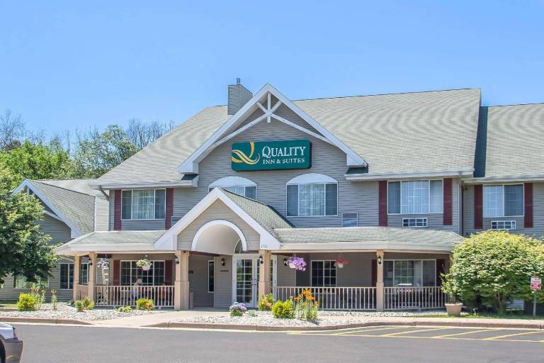 Quality Inn & Suites East Troy I 43