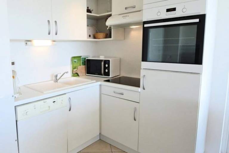 Fully equipped rental apartment with garden & patio | Close to the beach | Pet-friendly — photo 5