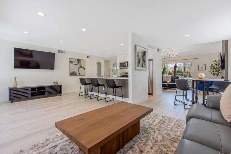 House Santa Clarita