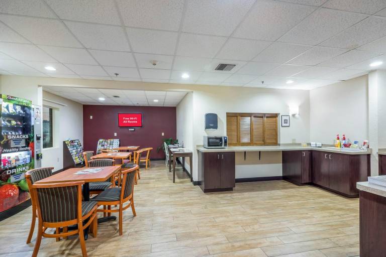 Red Roof Inn Ocala — photo 4