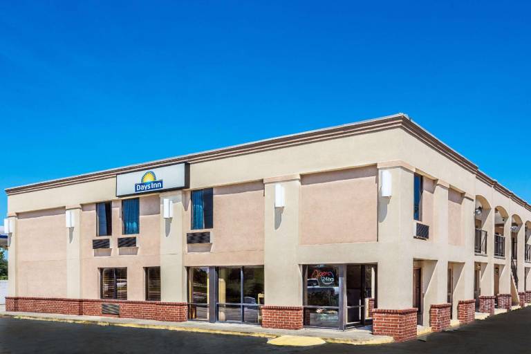 Days Inn by Wyndham Slidell in Slidell, LA