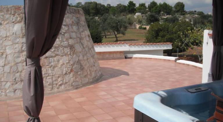 Villa with hot tub — photo 5