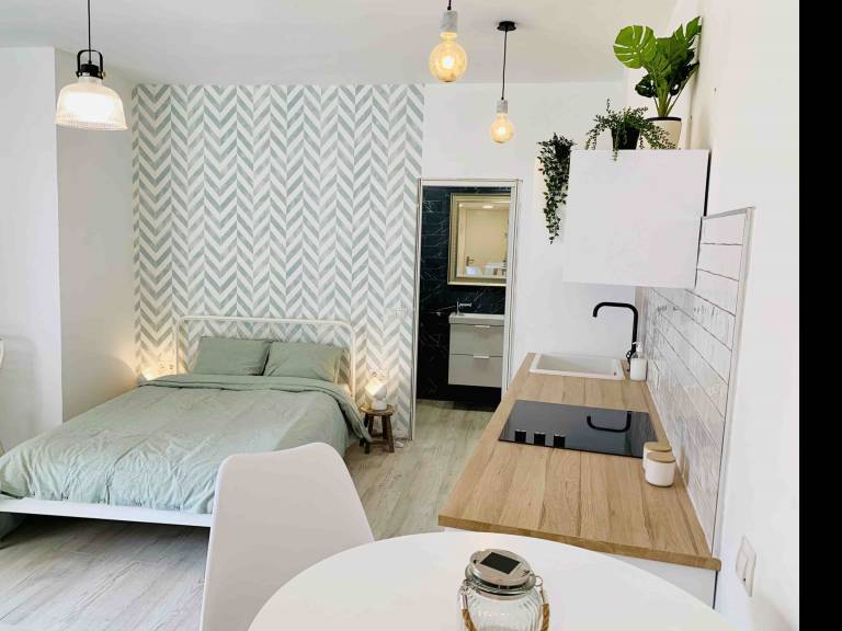 Rooftop Apartment with Stunning Views in Málaga - Ideal for Beach Lovers — photo 3