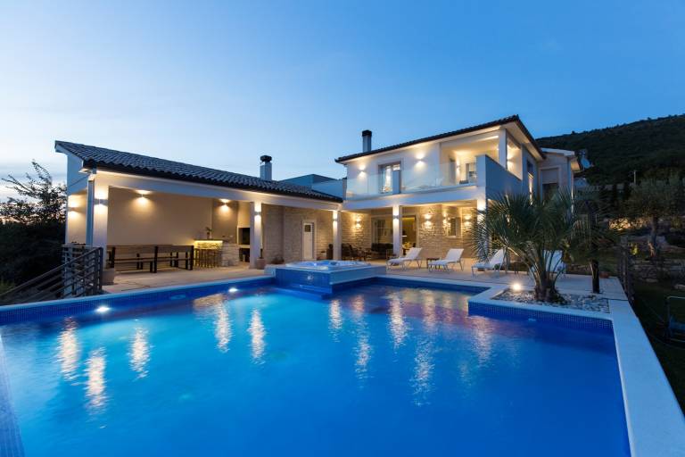 Ferienhaus in Lesišćina, Kras f&uuml;r max. 10 Personen