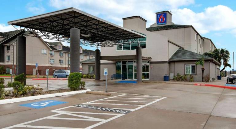 Motel 6 Pharr, TX — photo 5