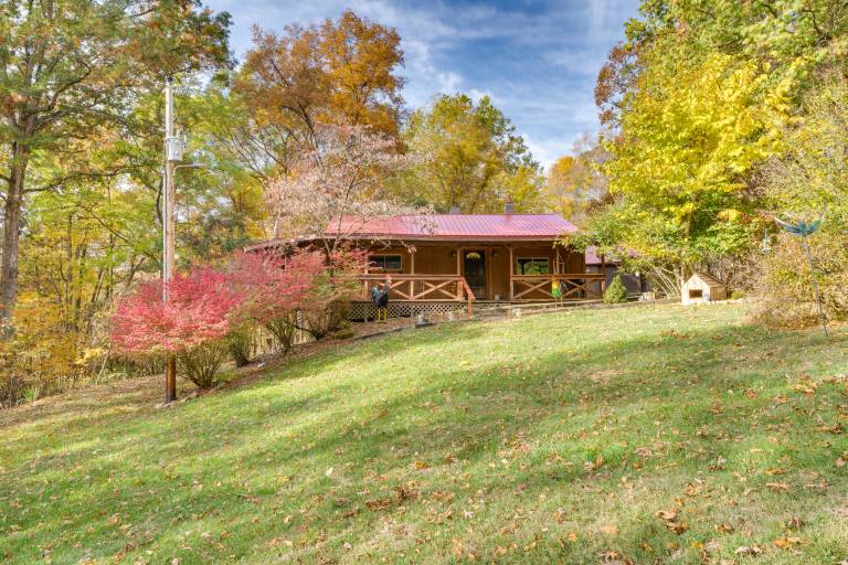French Lick Getaway w/ Deck, Grill & Fire Pit! — photo 2