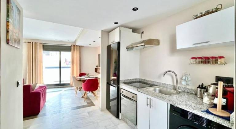 Holiday apartment with pool — photo 4